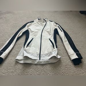 Lululemon jacket, size 6